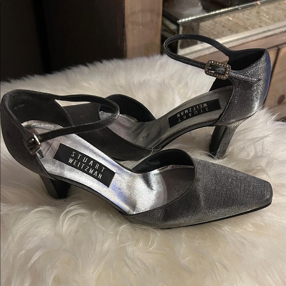 NEW LISTING! Excellent Condition Stuart Weitzman Metallic Gray Women's Heels